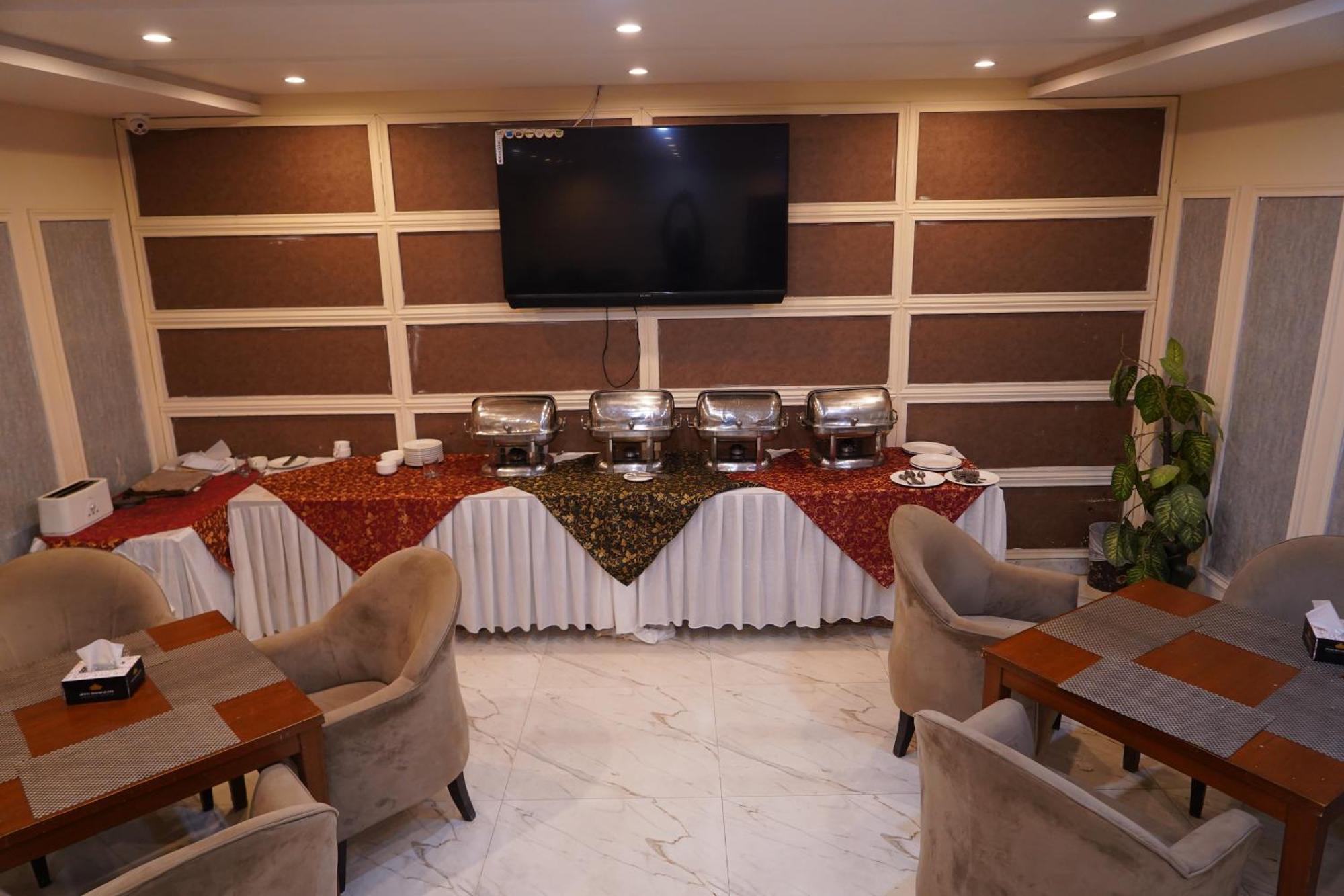 Hotel Avalon Suites Мултан Экстерьер фото