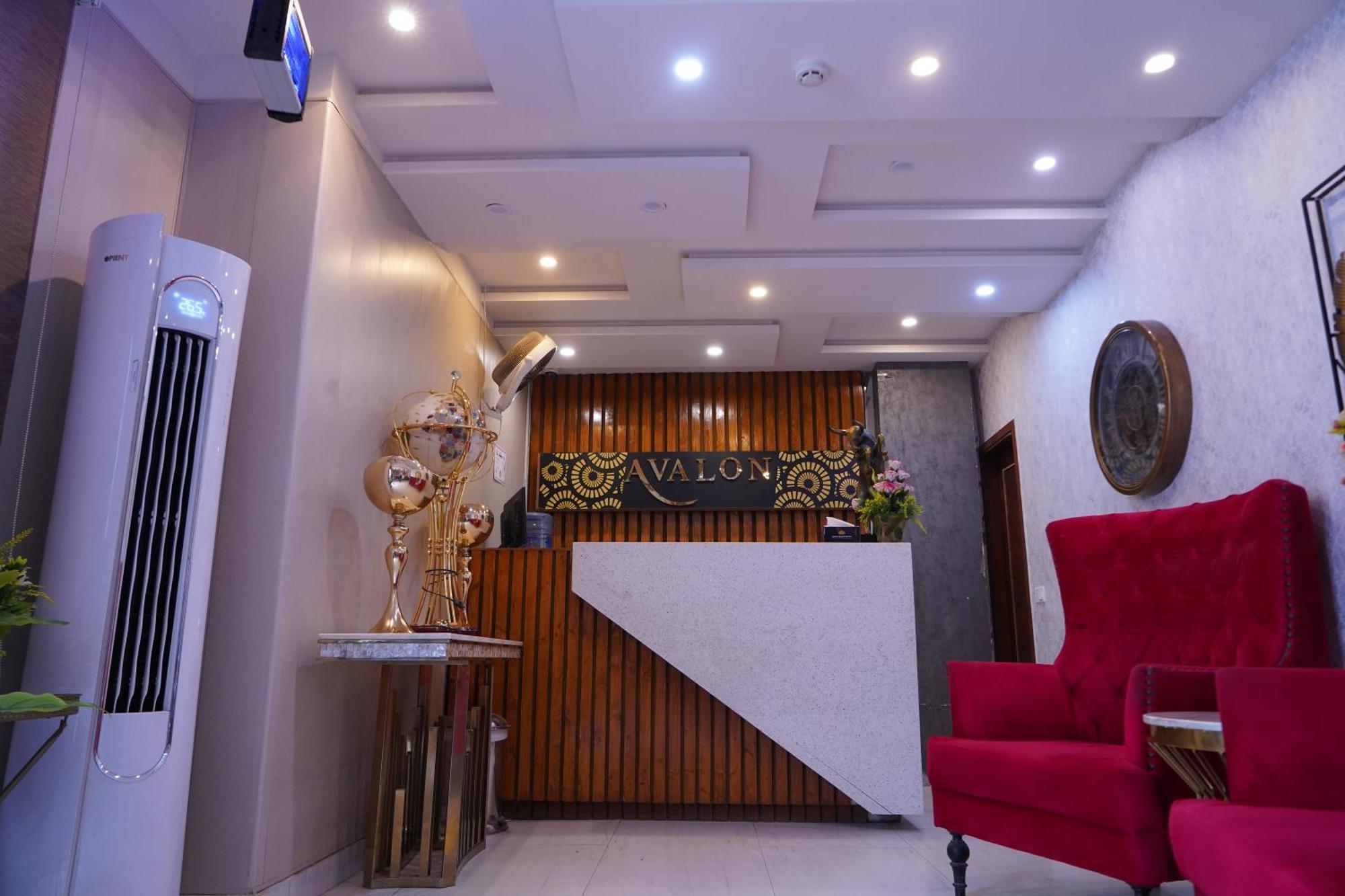 Hotel Avalon Suites Мултан Экстерьер фото