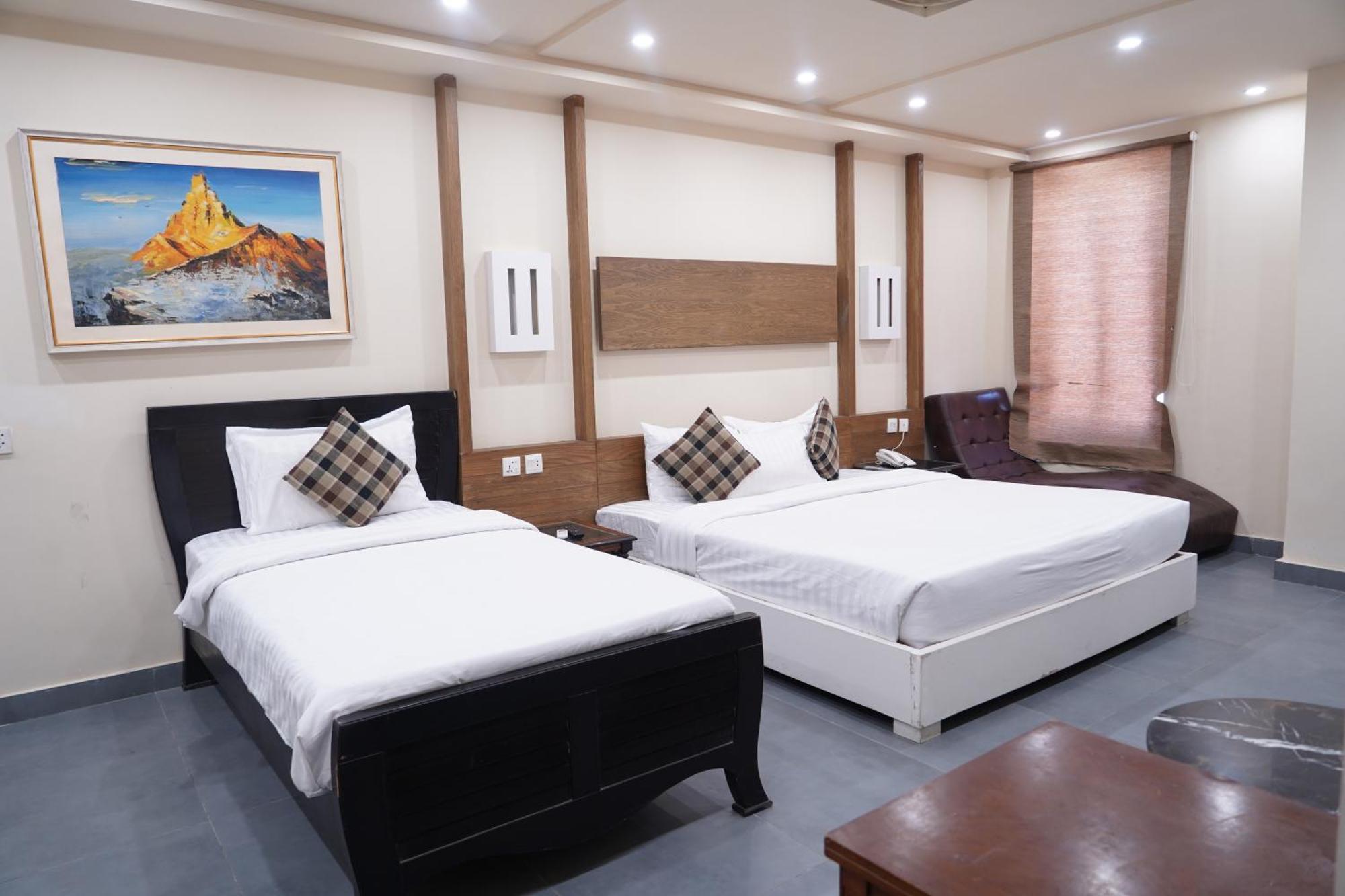 Hotel Avalon Suites Мултан Экстерьер фото