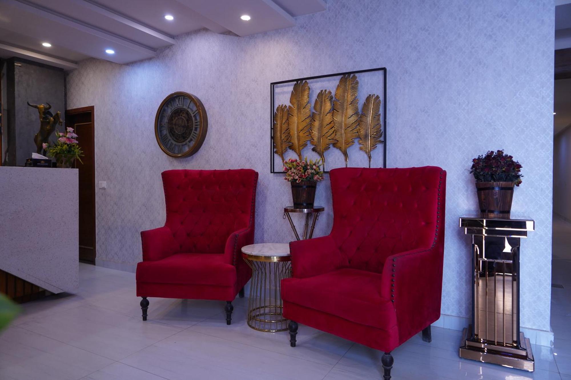Hotel Avalon Suites Мултан Экстерьер фото