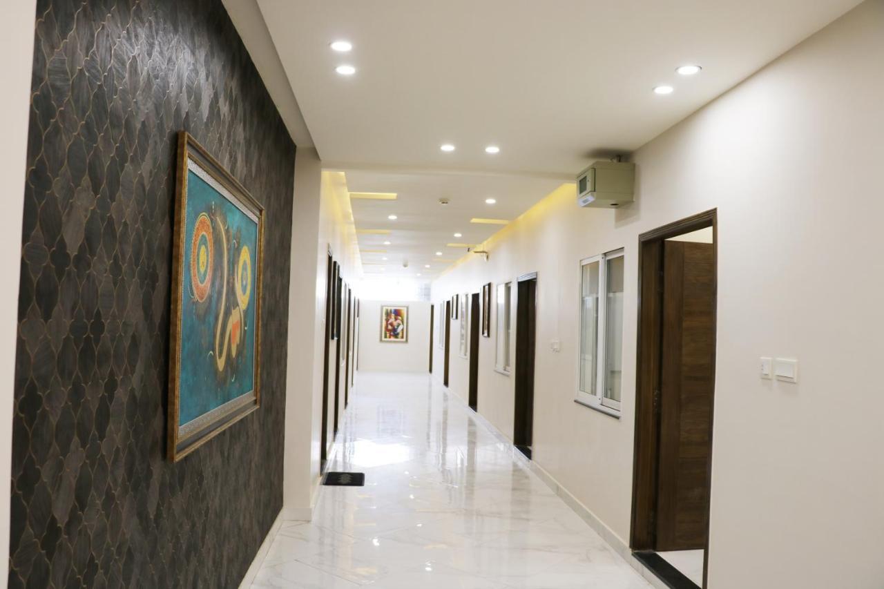 Hotel Avalon Suites Мултан Экстерьер фото