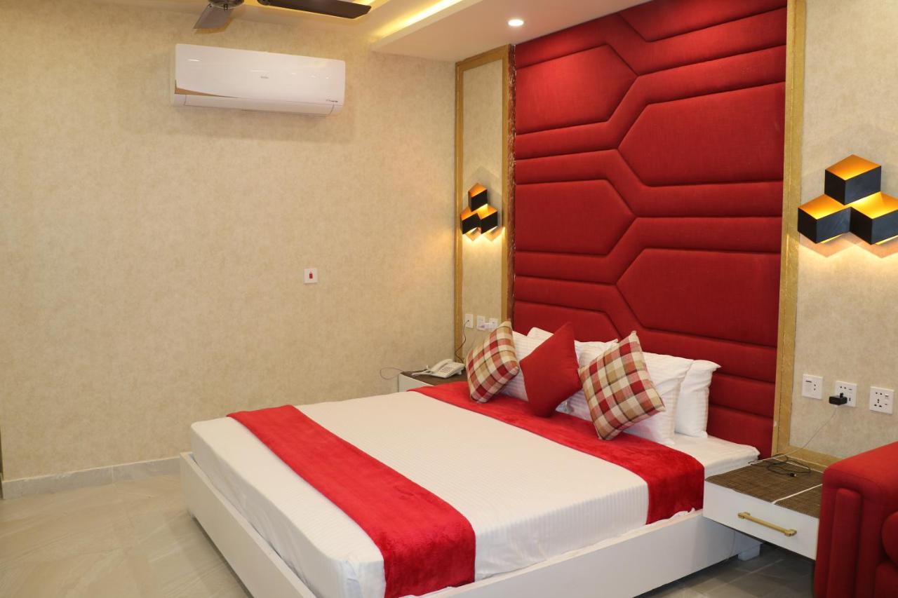 Hotel Avalon Suites Мултан Экстерьер фото