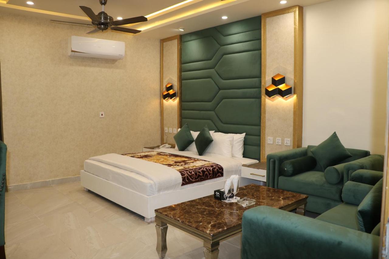 Hotel Avalon Suites Мултан Экстерьер фото